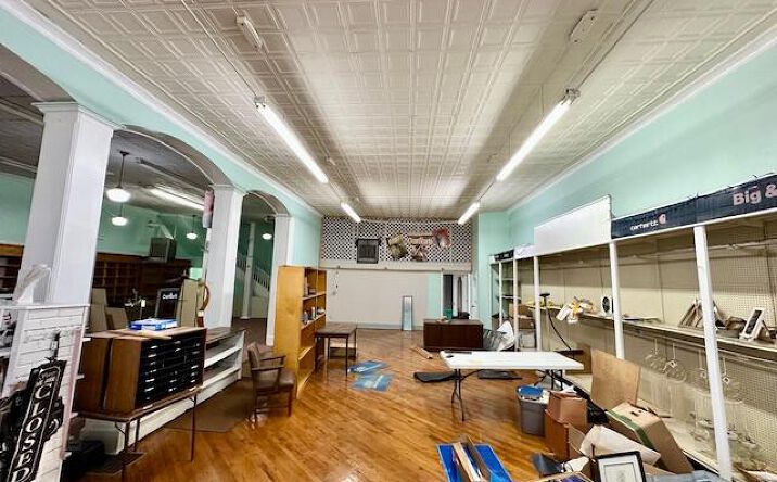 Pictures of Retail property located at 35 Public Square, Lancaster, KY 40444 for sales - image #1