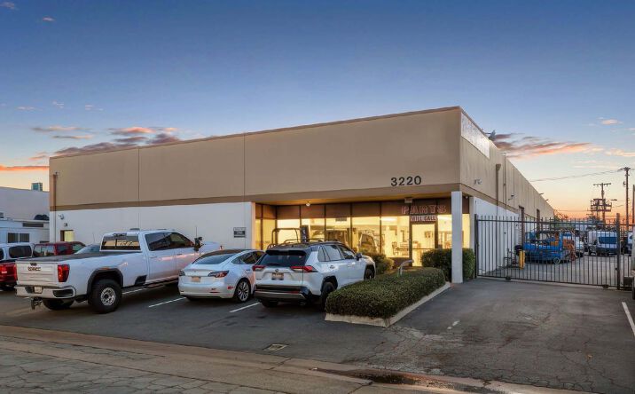 Pictures of Retail, Industrial property located at 3220 E 59th St, Long beach, CA 90805 for sales - image #1