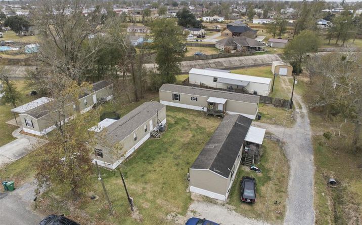 Pictures of Multifamily property located at 180 Pelican Street, Sulphur, LA 70663 for sales - image #1