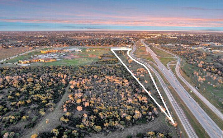 Pictures of Land property located at 11304 NW Zach Lentz Pkwy, Victoria, TX 77904 for sales - image #1