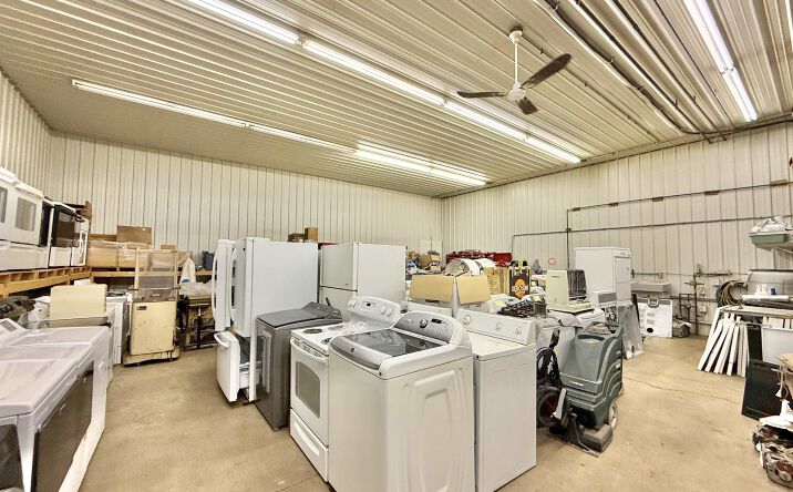 Pictures of Retail, Office, Industrial property located at 2820-2834 S Bartells, Beloit, WI 53511 for sales - image #1