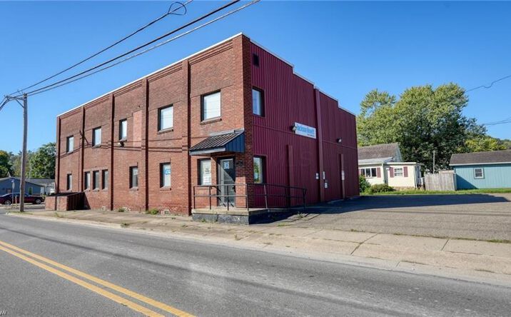 Pictures of Mixed Use property located at 918 Woodlawn Avenue, Cambridge, OH 43725 for sales - image #1