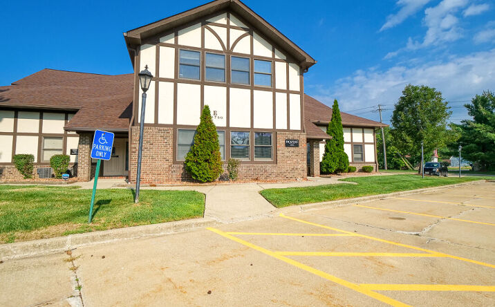 Pictures of Office property located at 10850 Pearl Rd, Strongsville, OH 44136 for sales - image #1