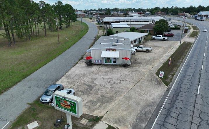 Pictures of Mixed Use, Office, Retail property located at 412 W 3rd St, Donalsonville, GA 39845 for sales - image #1