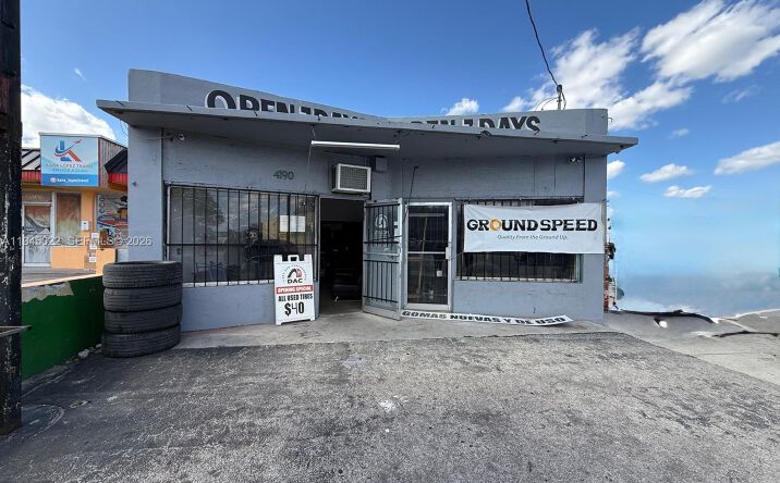 Pictures of Retail property located at 4190 E 4th Ave, Hialeah, FL 33013 for sales - image #1