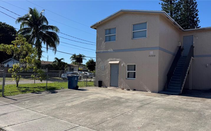 Pictures of Multifamily property located at 2099 NW 26th Ave, Fort Lauderdale, FL 33311 for sales - image #1