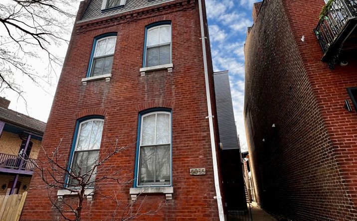 Pictures of Multifamily property located at 2005 Menard St, St. Louis, MO 63104 for sales - image #1