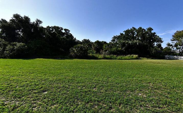 Pictures of Land property located at 2099 Tamiami Trl N, Nokomis, FL 34275 for sales - image #1