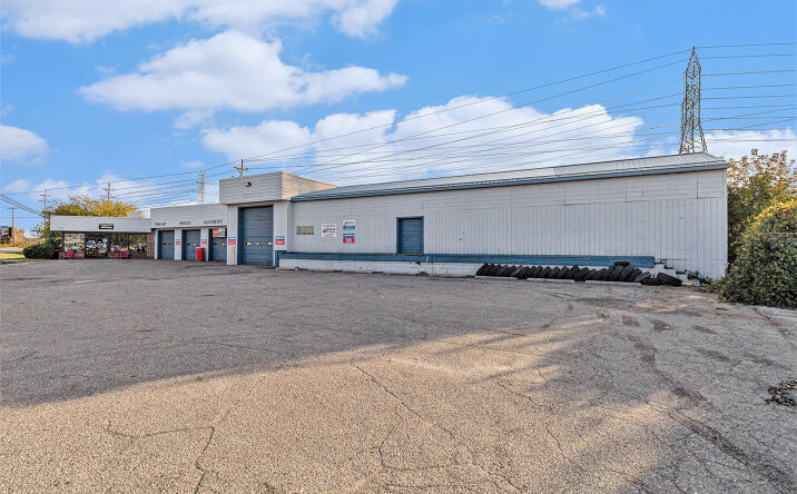 Pictures of Mixed Use, Retail property located at 4112 S Dort Hwy, Burton, MI 48529 for sales - image #1