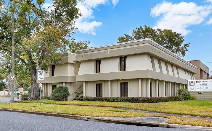 image of property at 1971 LEE RD Winter Park FL 32789-1870