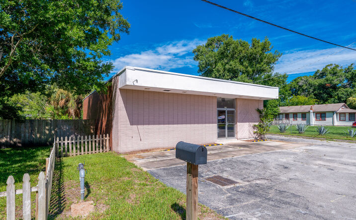 Pictures of Mixed Use, Office, Retail property located at 116 Center St, Holly Hill, FL 32117 for sales - image #1