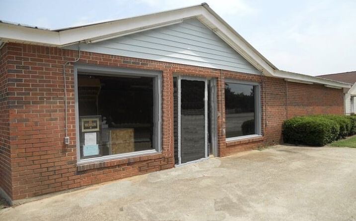 Pictures of Retail property located at 12471 GA-18, Williamson, GA 30292 for sales - image #1