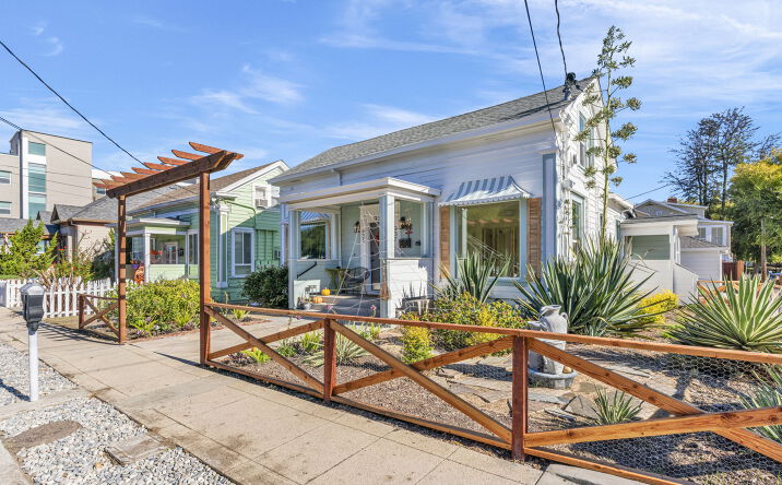 Pictures of Multifamily property located at 933-937 Las Juntas St, Martinez, CA 94553 for sales - image #1