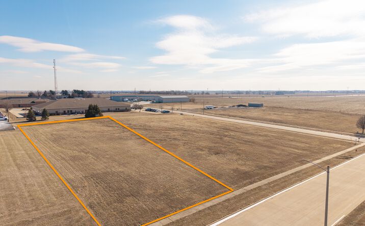 Pictures of Land property located at 418 Bronco Dr, Bloomington, IL 61704 for sales - image #1