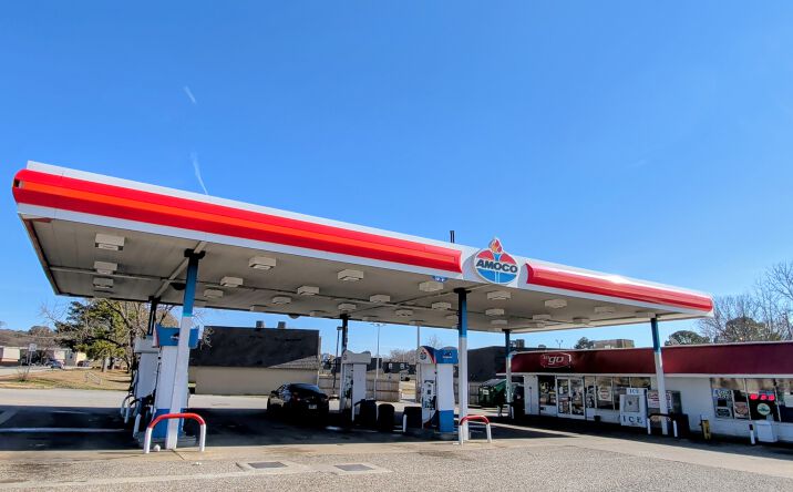 Pictures of Retail property located at 588 Old Hickory Blvd, Jackson, TN 38305 for sales - image #1