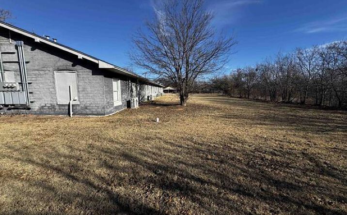Pictures of Multifamily property located at 3201 Southwest Drive, Unit 5, Wichita Falls, TX 76306 for sales - image #1