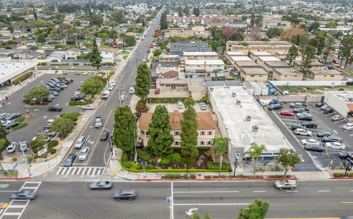 Pictures of Office property located at 628 West 19th Street, Costa Mesa, CA 92627 for sales - image #1