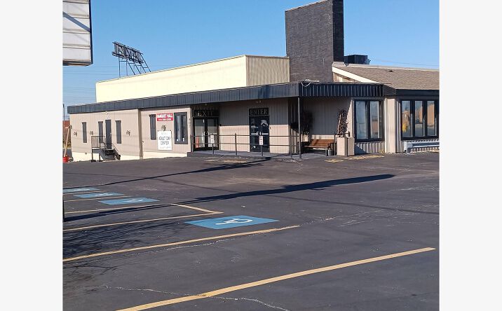 Pictures of Hospitality, Retail property located at 407 Dunn Rd, Florissant, MO 63031 for sales - image #1