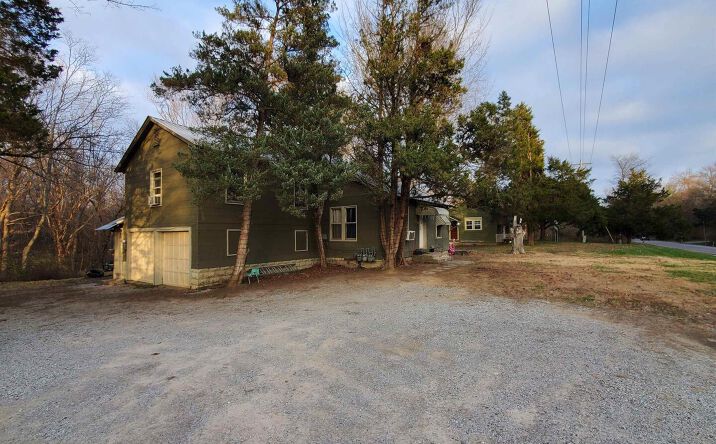 Pictures of Multifamily property located at 6459 Old Highway 13 Road, Carbondale, IL 62901 for sales - image #1