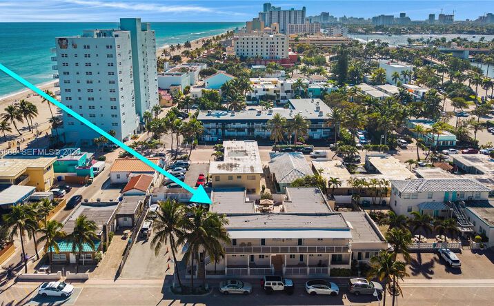 Pictures of Multifamily property located at 320 New York St, Hollywood, FL 33019 for sales - image #1