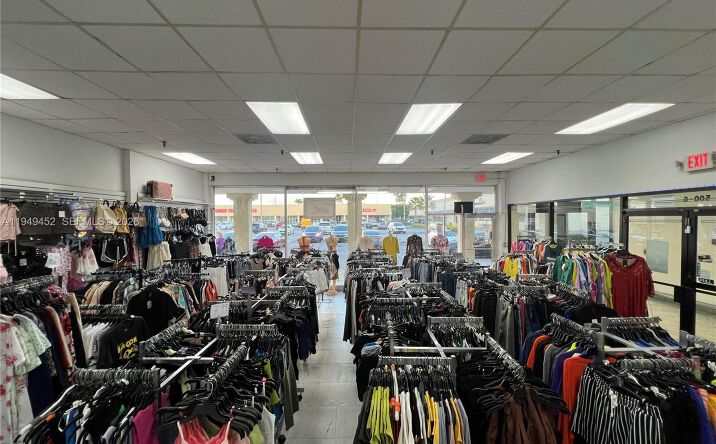 Pictures of Business for Sale, Retail, Industrial property located at 500 W 49th St, Hialeah, FL 33012 for sales - image #1