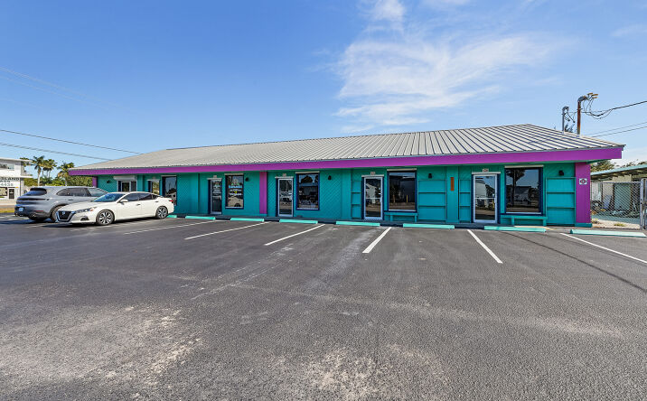 Pictures of Retail property located at 5261 Pine Island Rd, Bokeelia, FL 33922 for sales - image #1