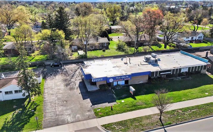 Pictures of Office, Retail property located at 30000 Orchard Lake Rd, Farmington Hills, MI 48334 for sales - image #1