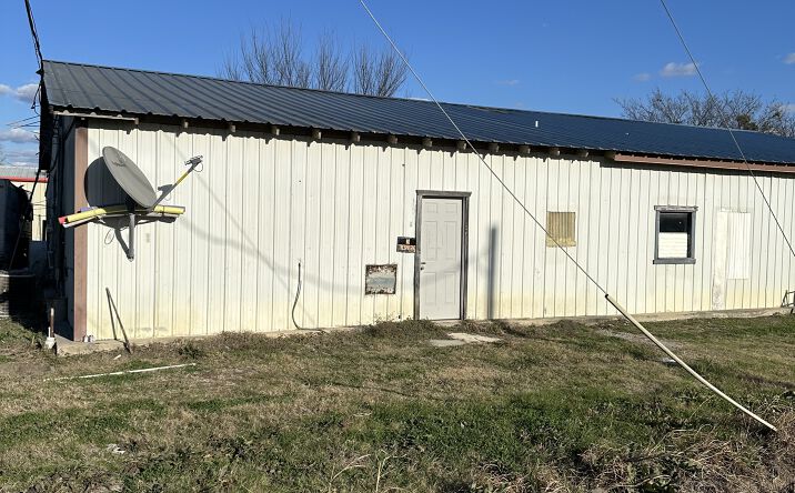 Pictures of Industrial property located at 3651 Italy Ave, Bardwell, TX 75101 for sales - image #1