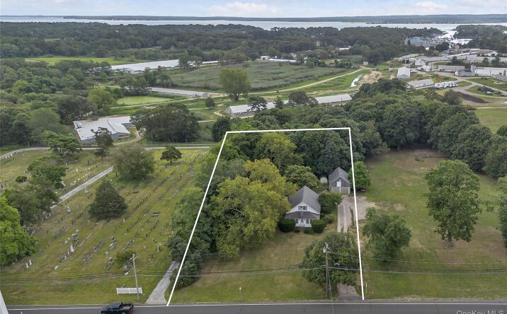 Pictures of Mixed Use property located at 653 Main Road, Riverhead, NY 11931 for sales - image #1