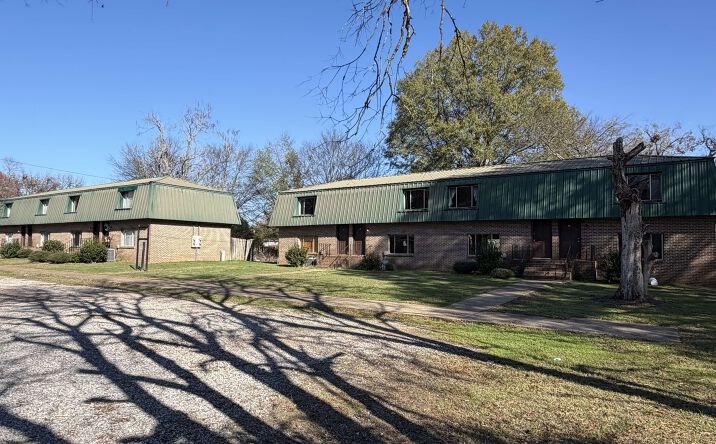Pictures of Multifamily property located at 607 S Mobile St, Linden, AL 36748 for sales - image #1