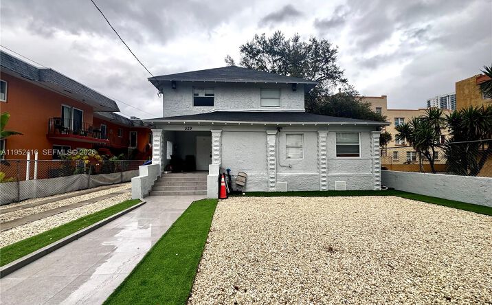 Pictures of Multifamily property located at 529 SW 3rd St, Miami, FL 33130 for sales - image #1