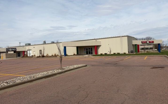 Pictures of Mixed Use, Retail, Office property located at 1605 W Burnside St, Sioux Falls, SD 57104 for sales - image #1