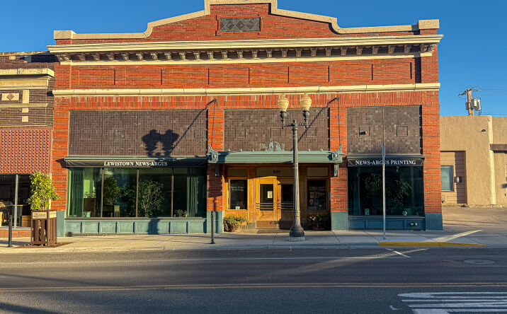 Pictures of Business for Sale, Mixed Use, Office, Retail property located at 521 W Main St, Lewistown, MT 59457 for sales - image #1