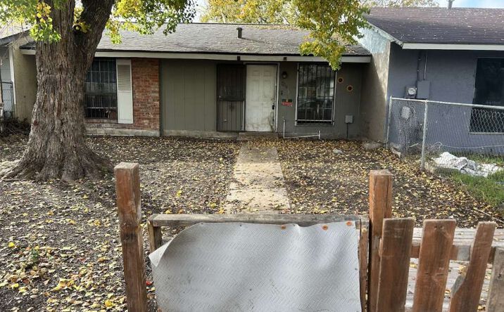 Pictures of Multifamily property located at 7214 Glen Mist, San Antonio, TX 78239 for sales - image #1