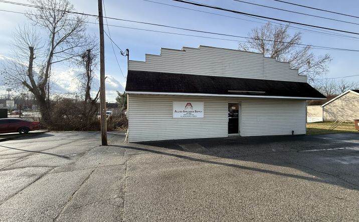 Pictures of Retail property located at 1900 8th Ave, Parkersburg, WV 26101 for sales - image #1