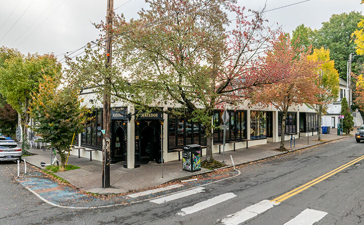 Pictures of Retail property located at 1422 NW 23rd Ave, Portland, OR 97210 for sales - image #1