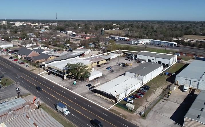 Pictures of Industrial property located at 610 S Frazier St, Conroe, TX 77301 for sales - image #1