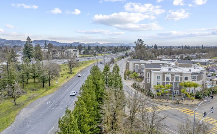 Pictures of Hospitality property located at 8865 Conde Ln, Windsor, CA 95492 for sales - image #1