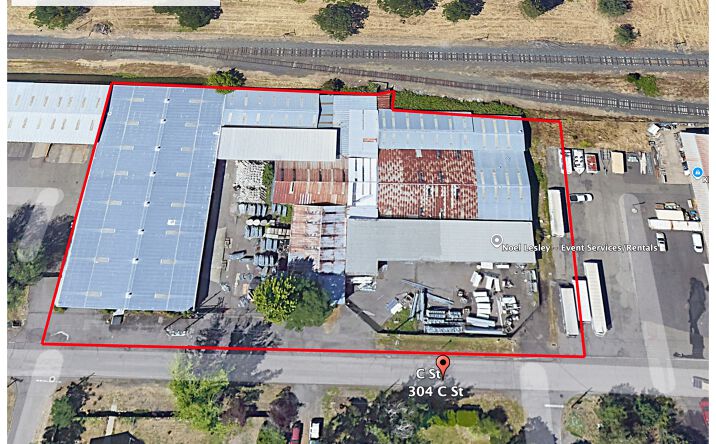 Pictures of Industrial property located at 304 C St, Phoenix, OR 97535 for sales - image #1