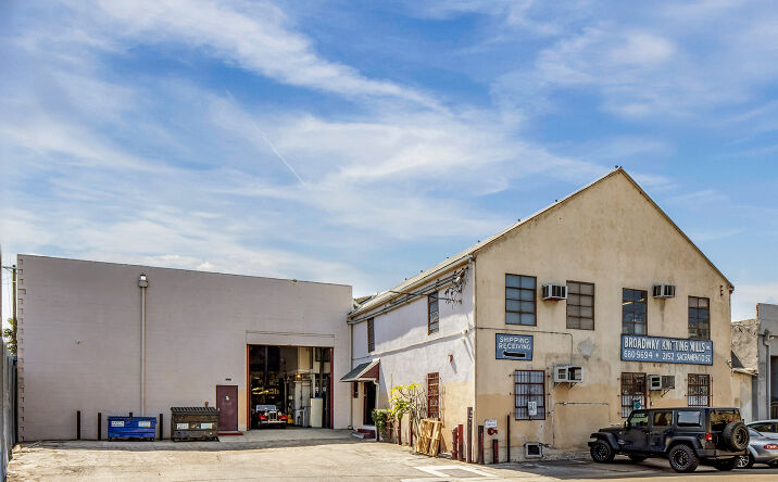 Pictures of Industrial property located at 2152 Sacramento St, Los Angeles, CA 90021 for sales - image #1