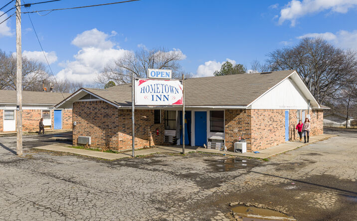 Pictures of Hospitality, Multifamily property located at 320 McCandless Ave, Booneville, AR 72927 for sales - image #1