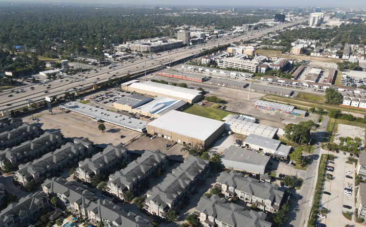 Pictures of Industrial property located at 10910 Katy Fwy, Houston, TX 77043 for sales - image #1