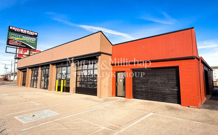 Pictures of Retail property located at 6816 E 82nd St, Indianapolis, IN 46250 for sales - image #1