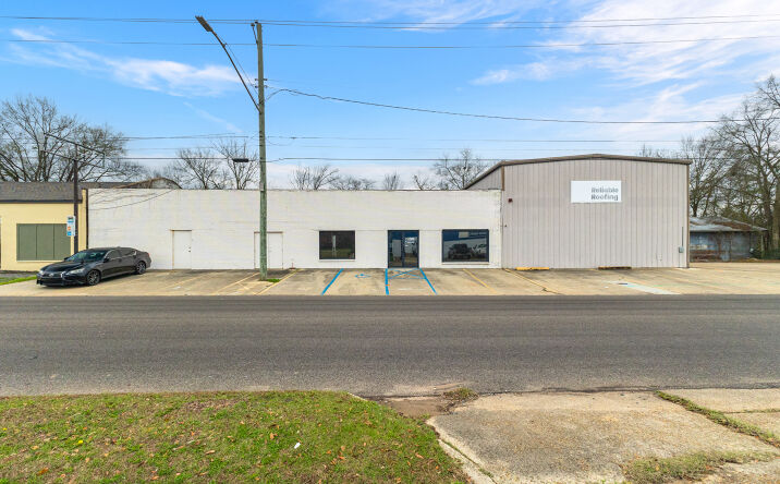 Pictures of Retail property located at 113 Ellisville Blvd, Laurel, MS 39440 for sales - image #1