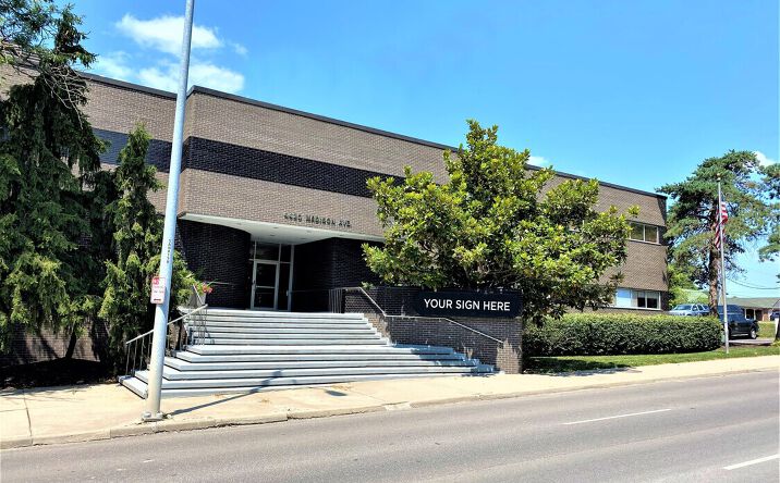 Pictures of Office property located at 4420 Madison Ave, Kansas City, MO 64111 for sales - image #1