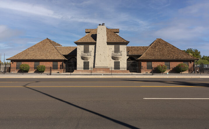 Pictures of Office property located at 40 W Brown Rd, Mesa, AZ 85201 for sales - image #1