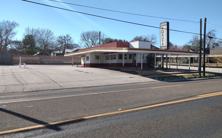 Pictures of Hospitality, Retail, Special Purpose property located at 1600 S Market St, Brenham, TX 77833 for sales - image #1