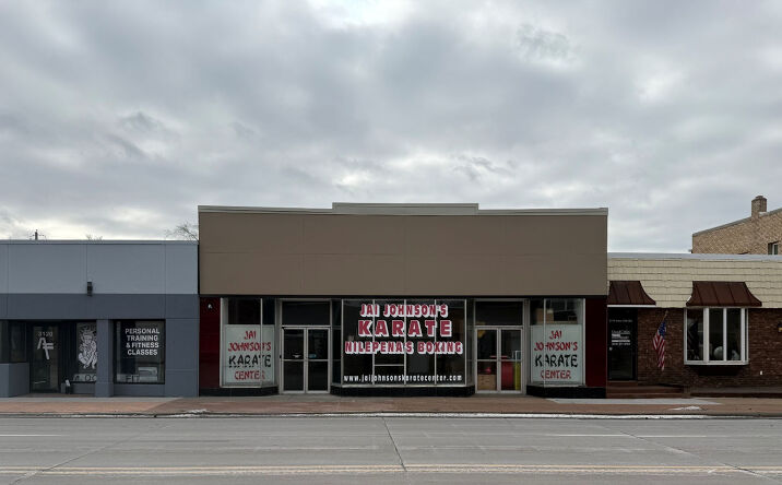 Pictures of Retail property located at 3112 Avenue of the Cities, Moline, IL 61265 for sales - image #1