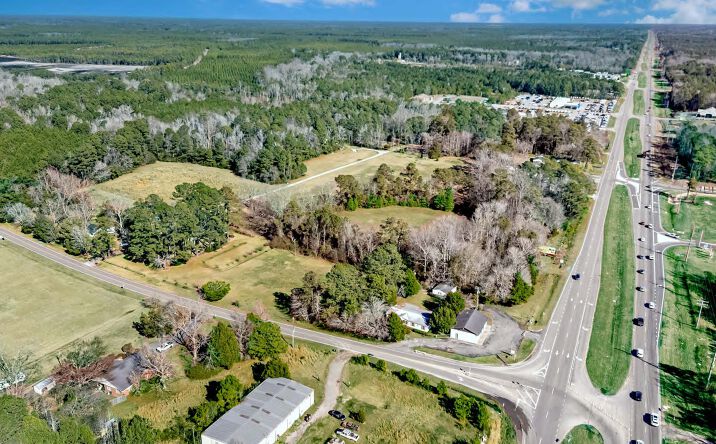 Pictures of Retail, Industrial property located at 2556 Ocean Highway West, Shallotte, NC 28470 for sales - image #1