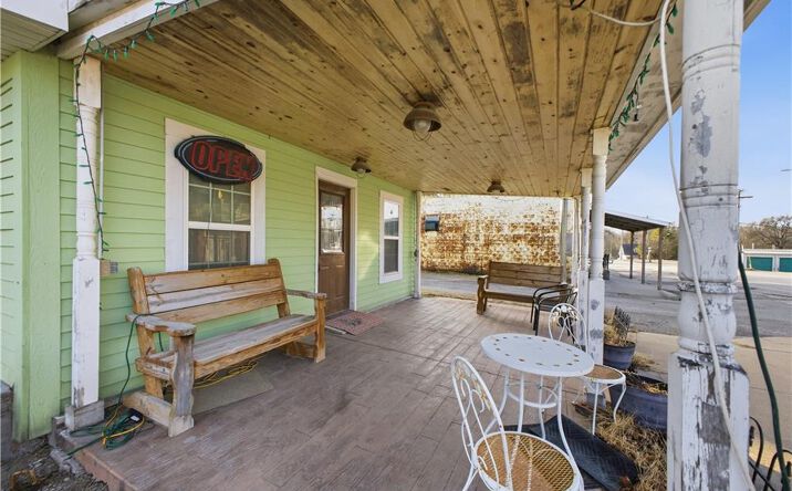 Pictures of Business for Sale, Retail property located at 301 N Main Street, Stewartsville, MO 64429 for sales - image #1